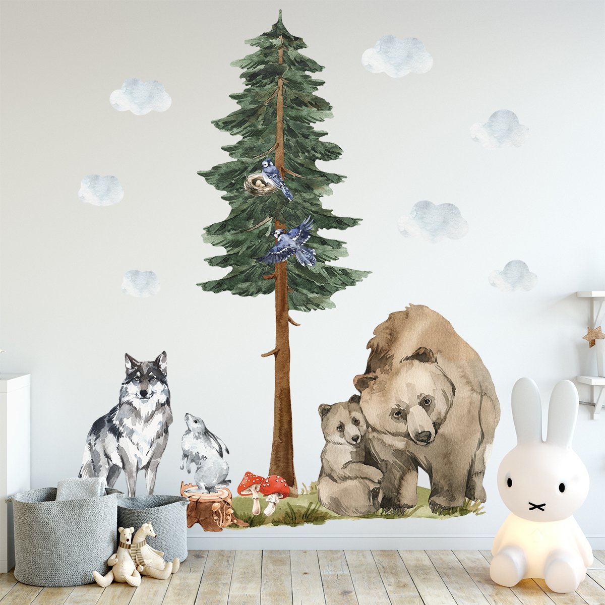 Naklejki na ścianę dla chłopca zwierzęta leśne i sosna
