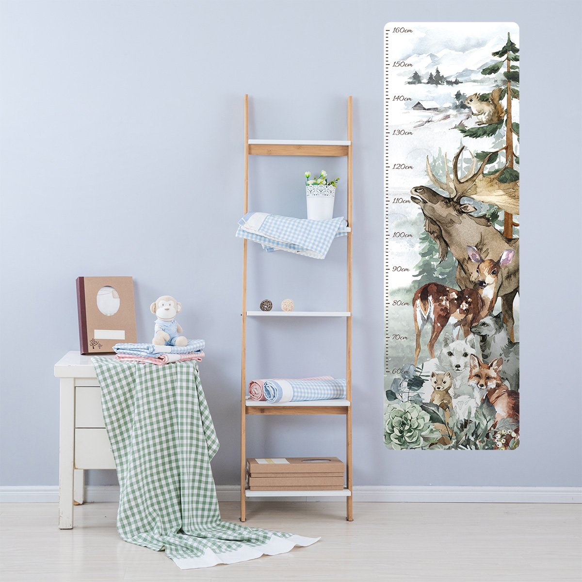 Naklejka na ścianę miarka wzrostu dla dzieci zwierzęta i las