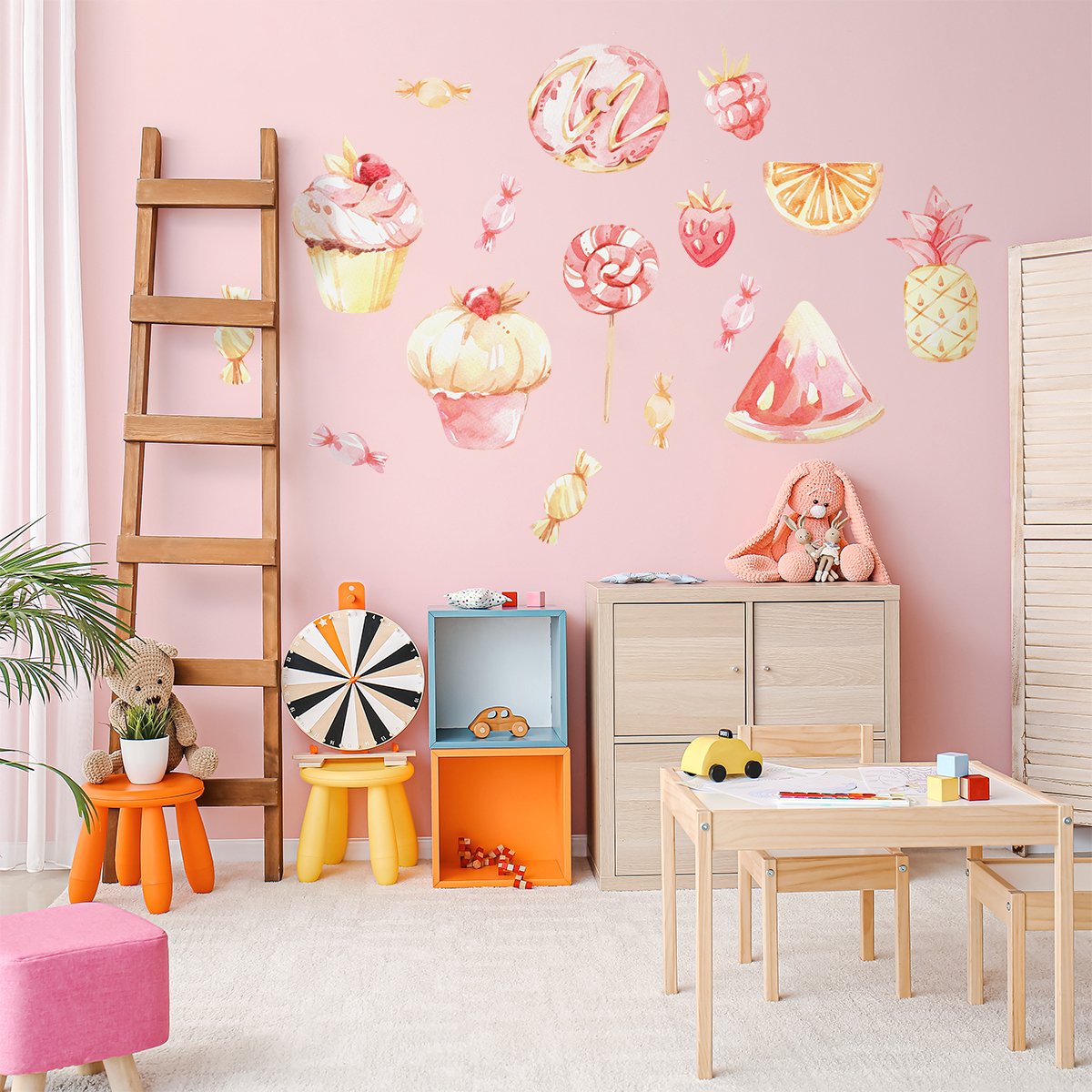 Pastelowe naklejki w stylu skandynawskim ze słodyczami, muffinkami donutem i owocami do pokoju dziewczynki