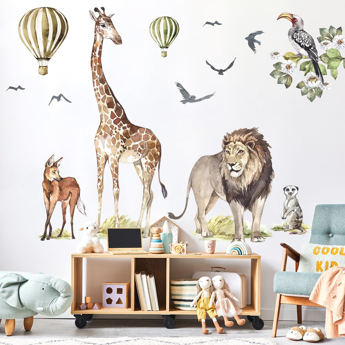 Naklejki na ścianę Afryka i dzikie zwierzęta naklejone na ścianie w pokoju dziecięcym - pomysł na dekorację ścian pokoju dzieci