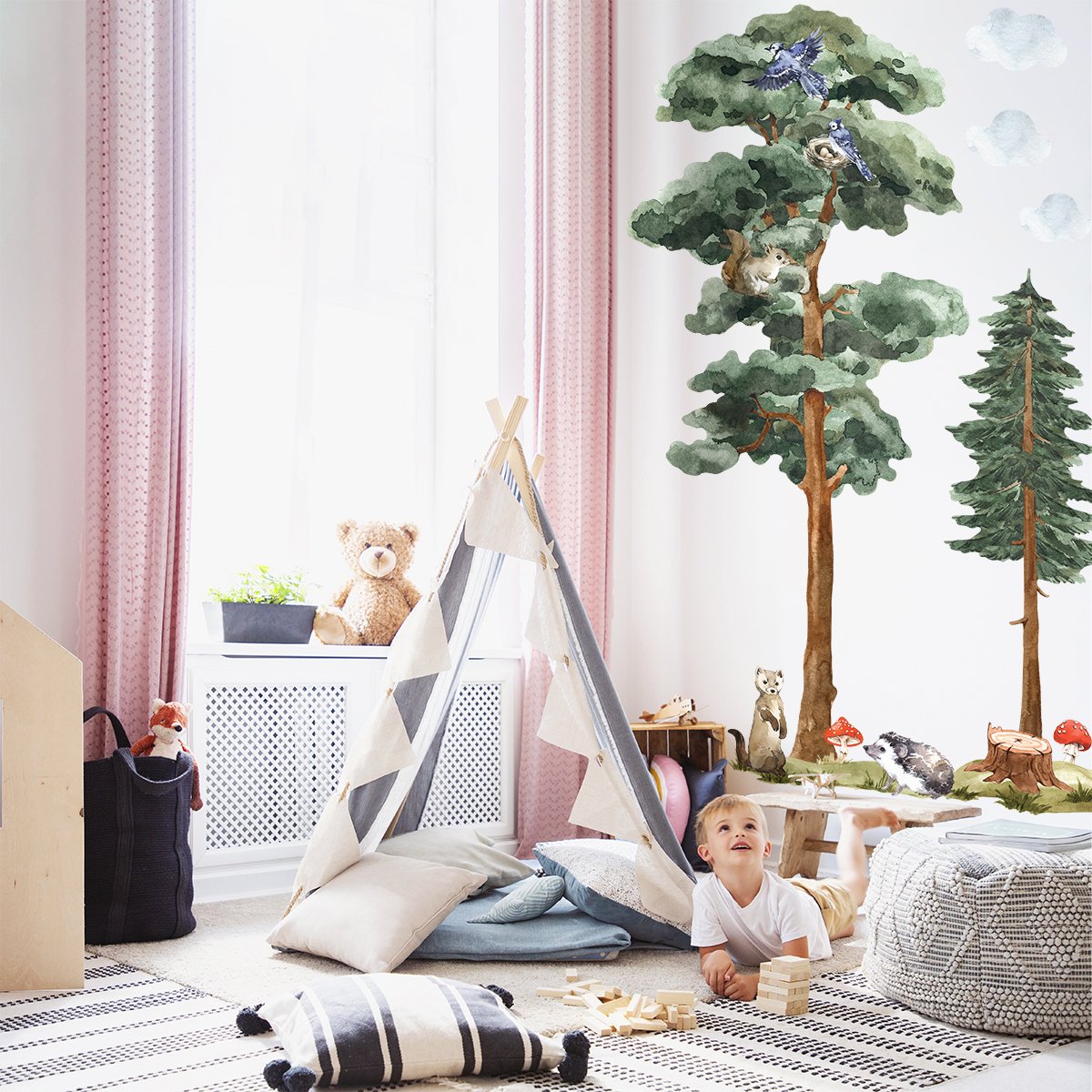 Duże naklejki na ścianę drzewa, choinka i buk do pokoju chłopca