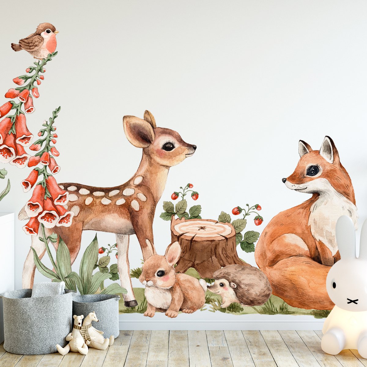 Naklejki na ścianę leśne zwierzęta i czerwone kwiaty