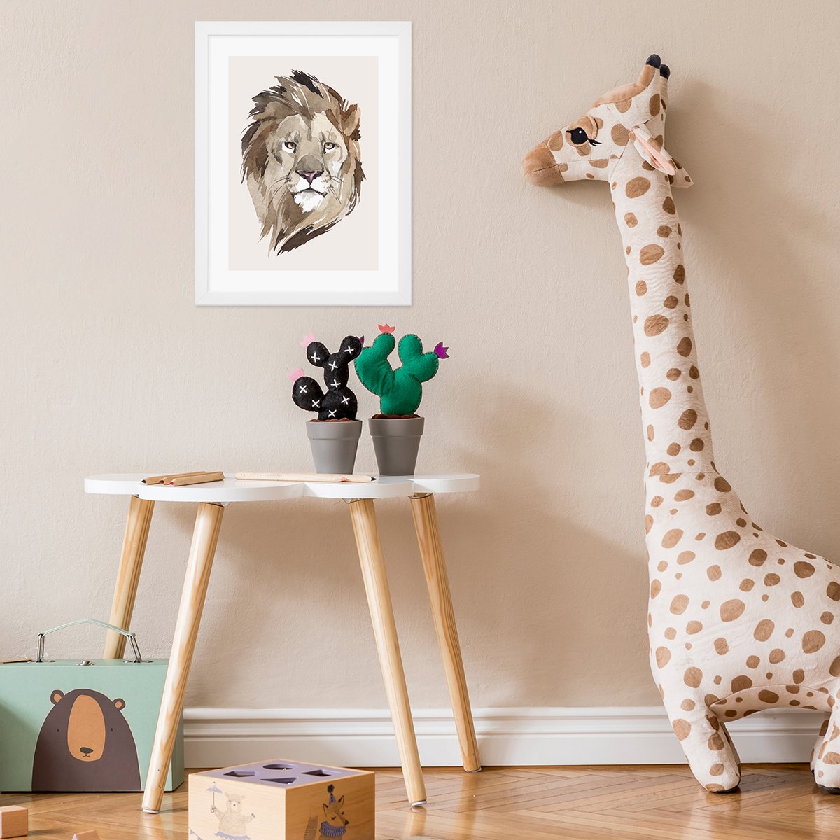 Plakat na ścianę dla dziecka lew w białej ramce