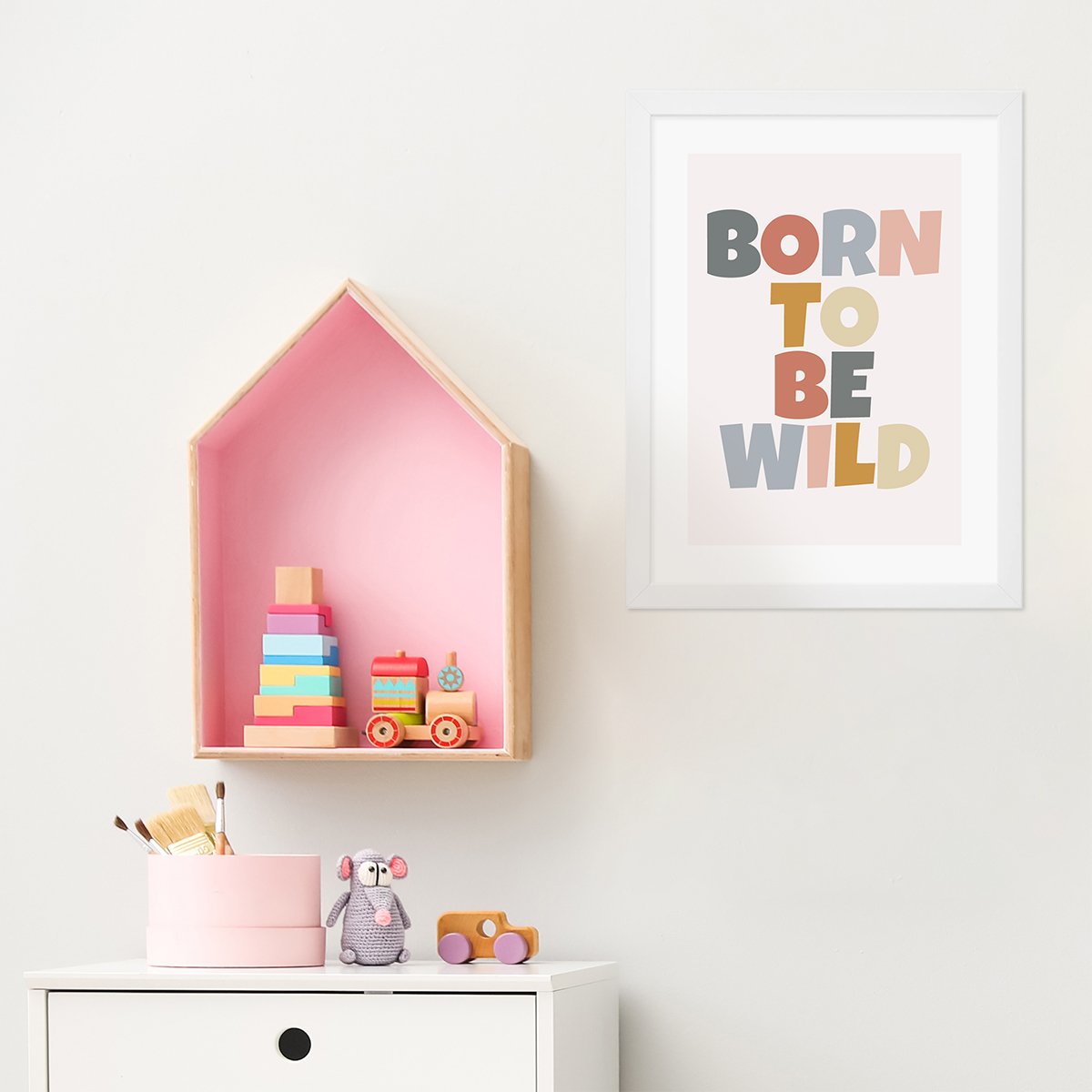 Plakat do pokoju dziecka z napisem w języku angielskim - born to be wild