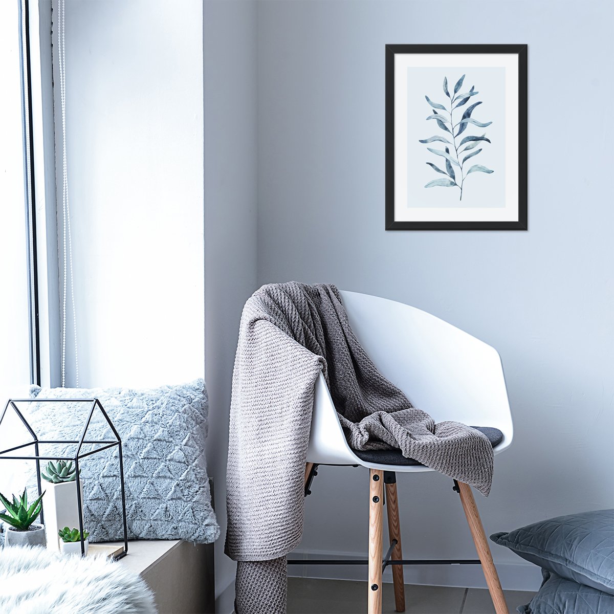 Plakat niebieskie wodorosty do przedpokoju w czarnej ramie