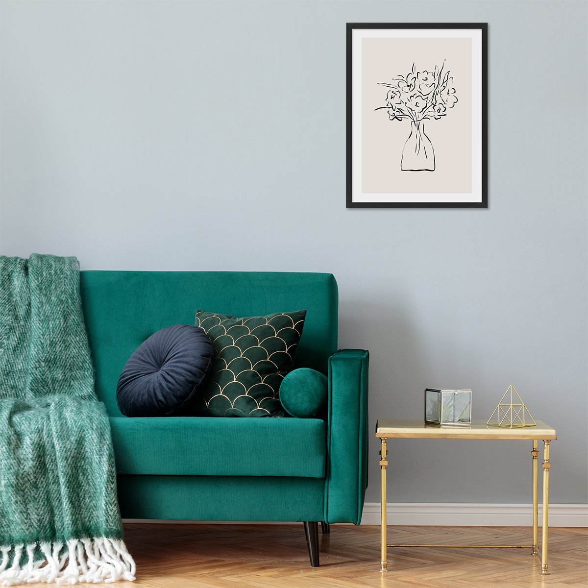 Plakat 40x50 cm do salonu kwiaty na bezowym tle w czarnej ramie