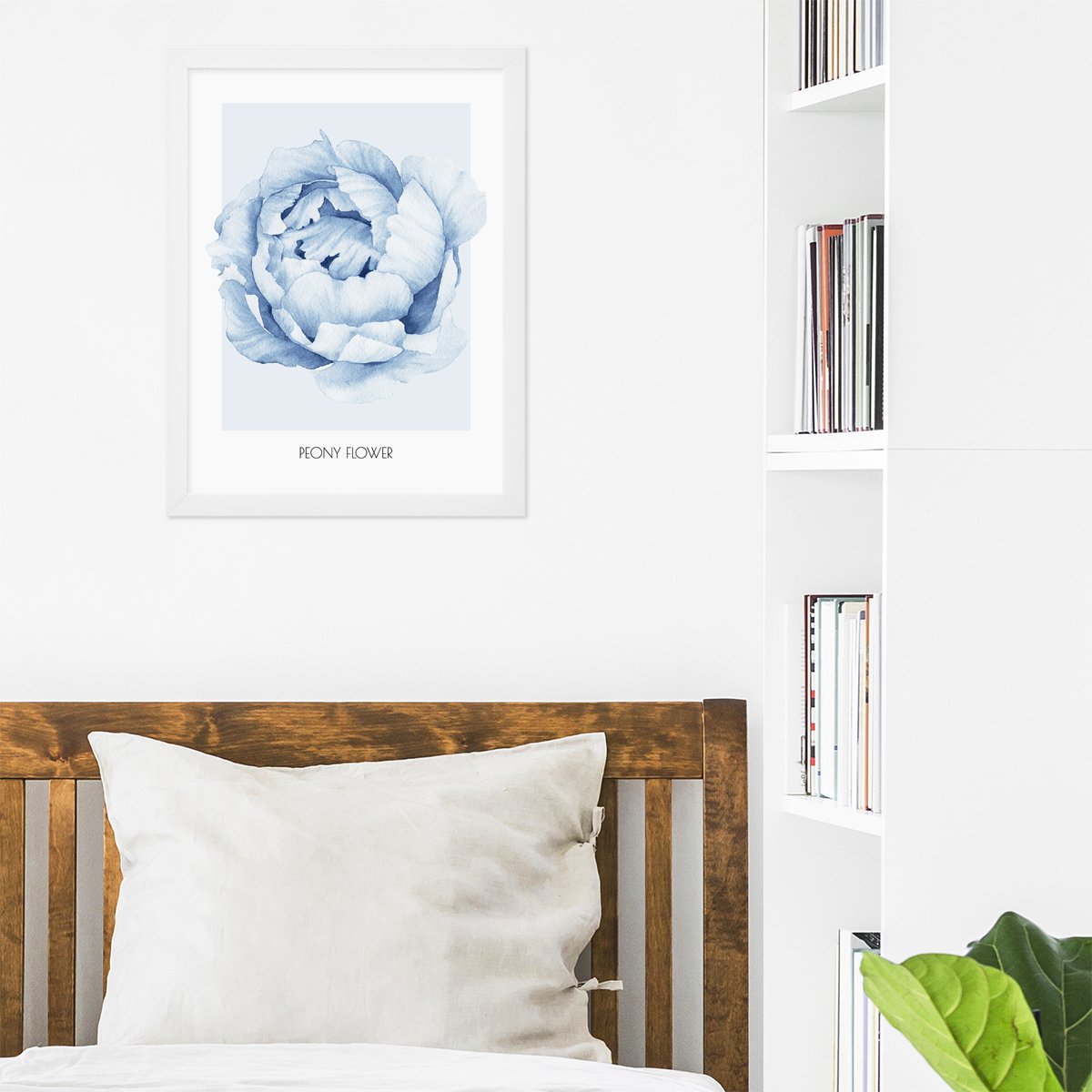 Plakat do sypialni niebieska akwarelowa piwonia w białej ramie#kolor_niebieski