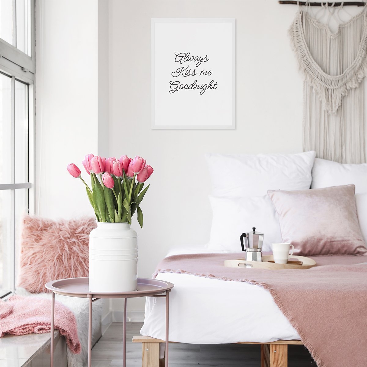 Plakat miłosny do sypialni z biała ramką