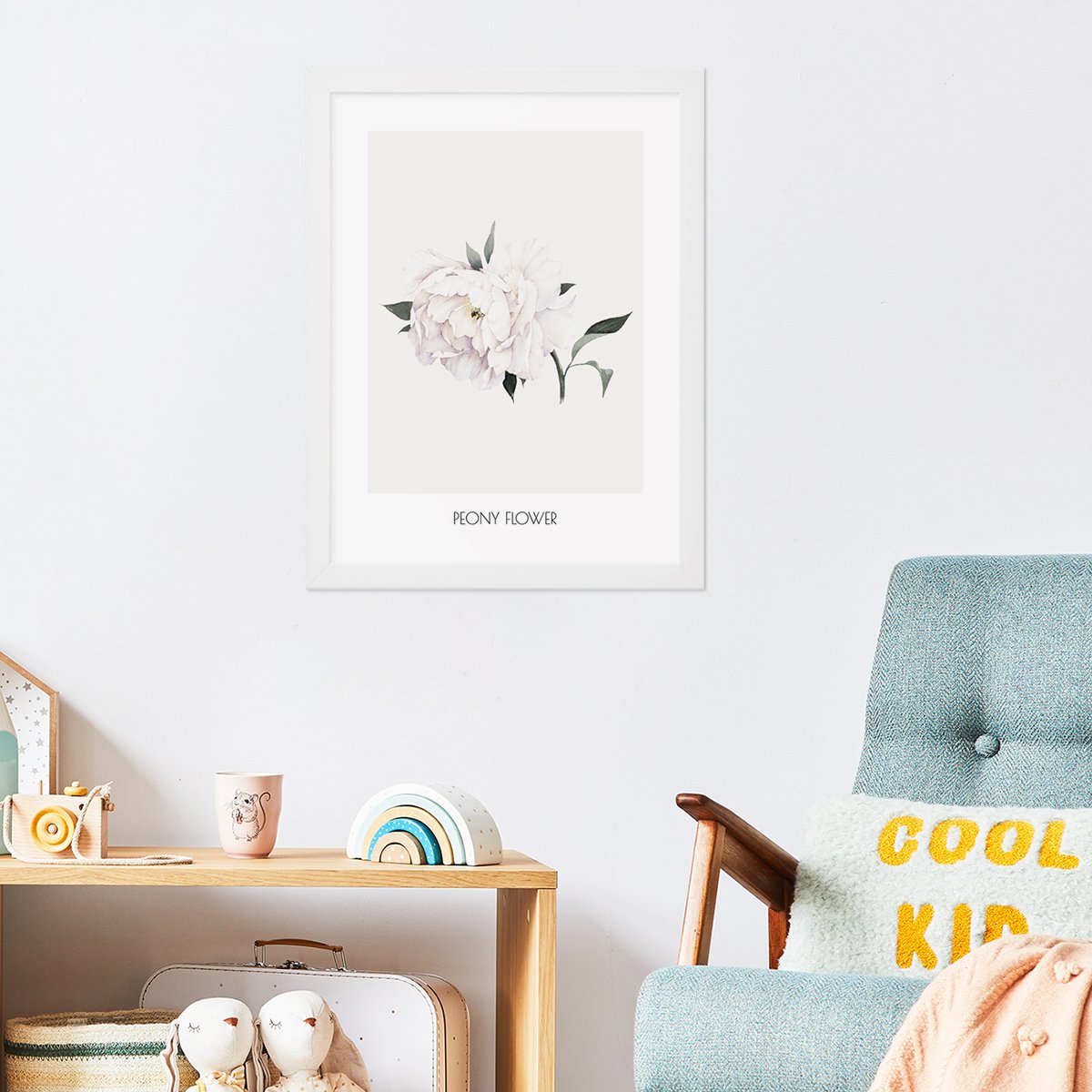 Plakat na ścianę do przedszkola kwiat piwonii w białej ramce#kolor_brzoskwiniowy
