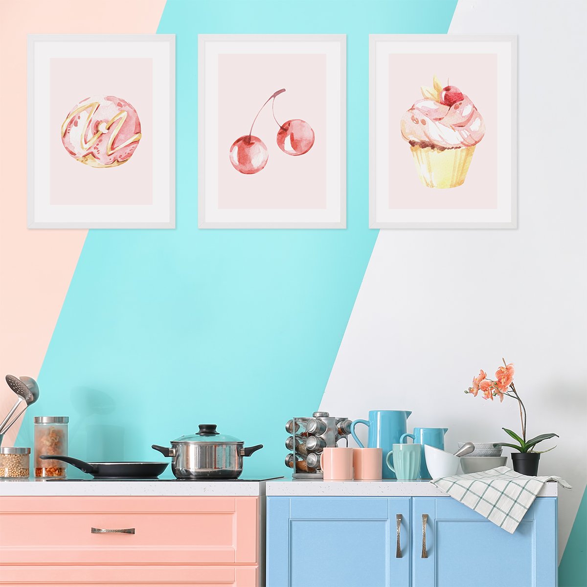 Plakaty na ścianę do kuchni z wypiekami i owocami w białych ramkach