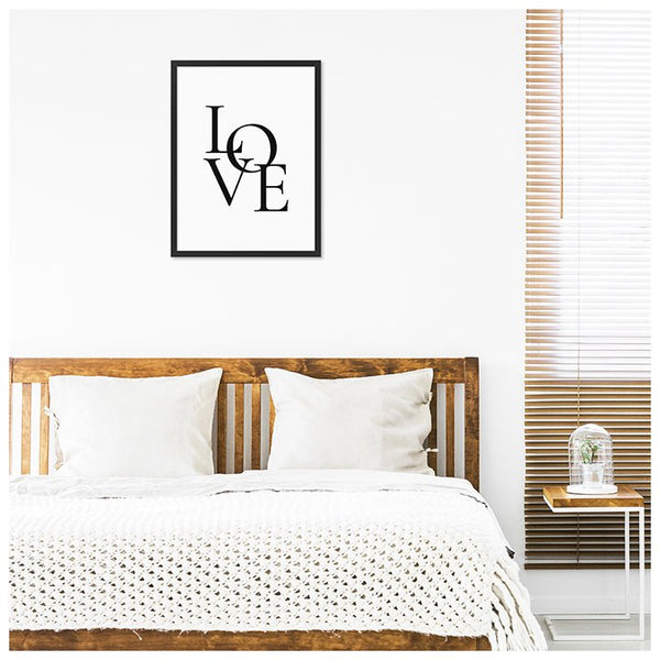 Plakat do sypialni z napisem love - inspiracje