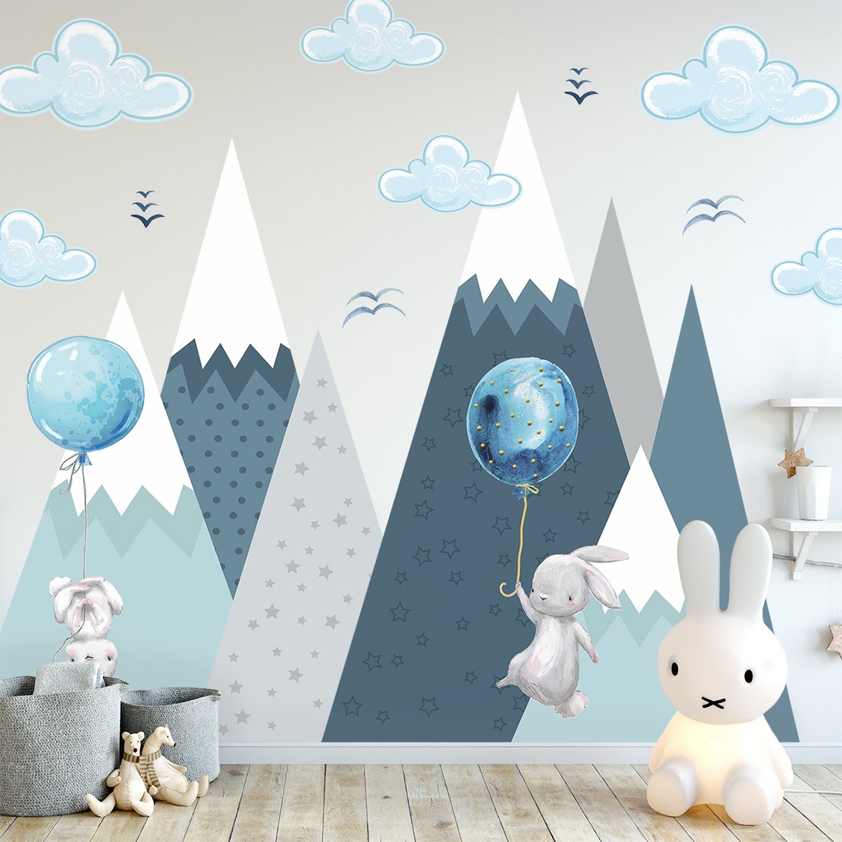 Naklejka na ścianę dla chłopca niebieskie góry i balony#kolor_niebieski