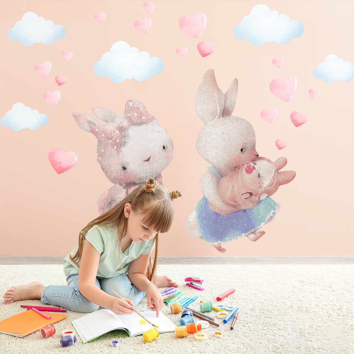 Duża naklejka na ścianę dla dziewczynki królik, serca i chmury