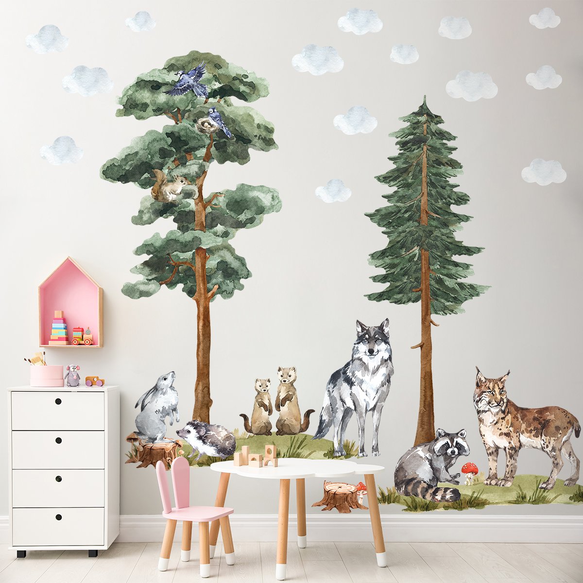 Duża naklejka na ścianę wysokie drzewa i zwierzęta leśne dla dzieci