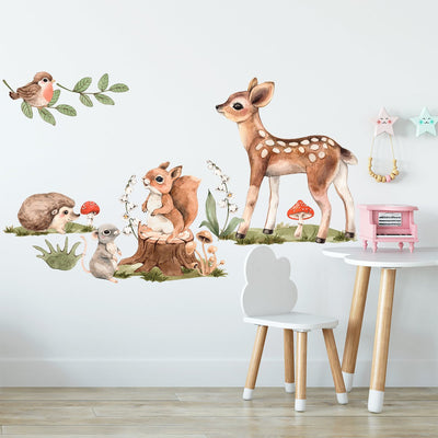 Naklejka na ścianę leśne zwierzęta i ruda wiewiórka