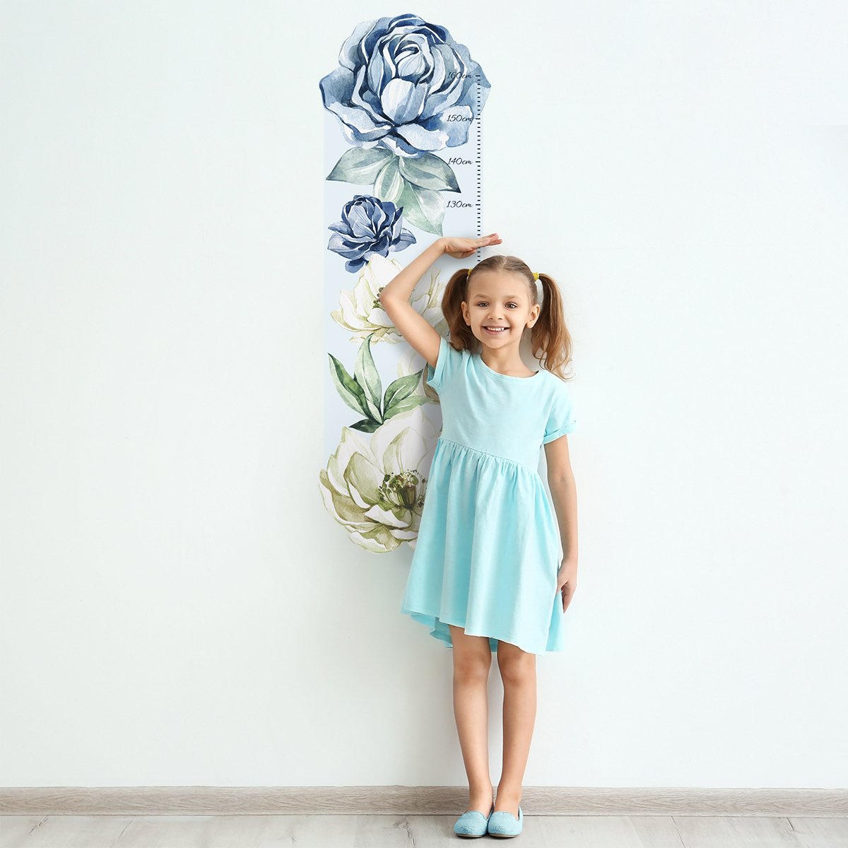 Naklejka na ścianę miarka wzrostu dla dziewczynki - kwiaty#kolor_niebieski