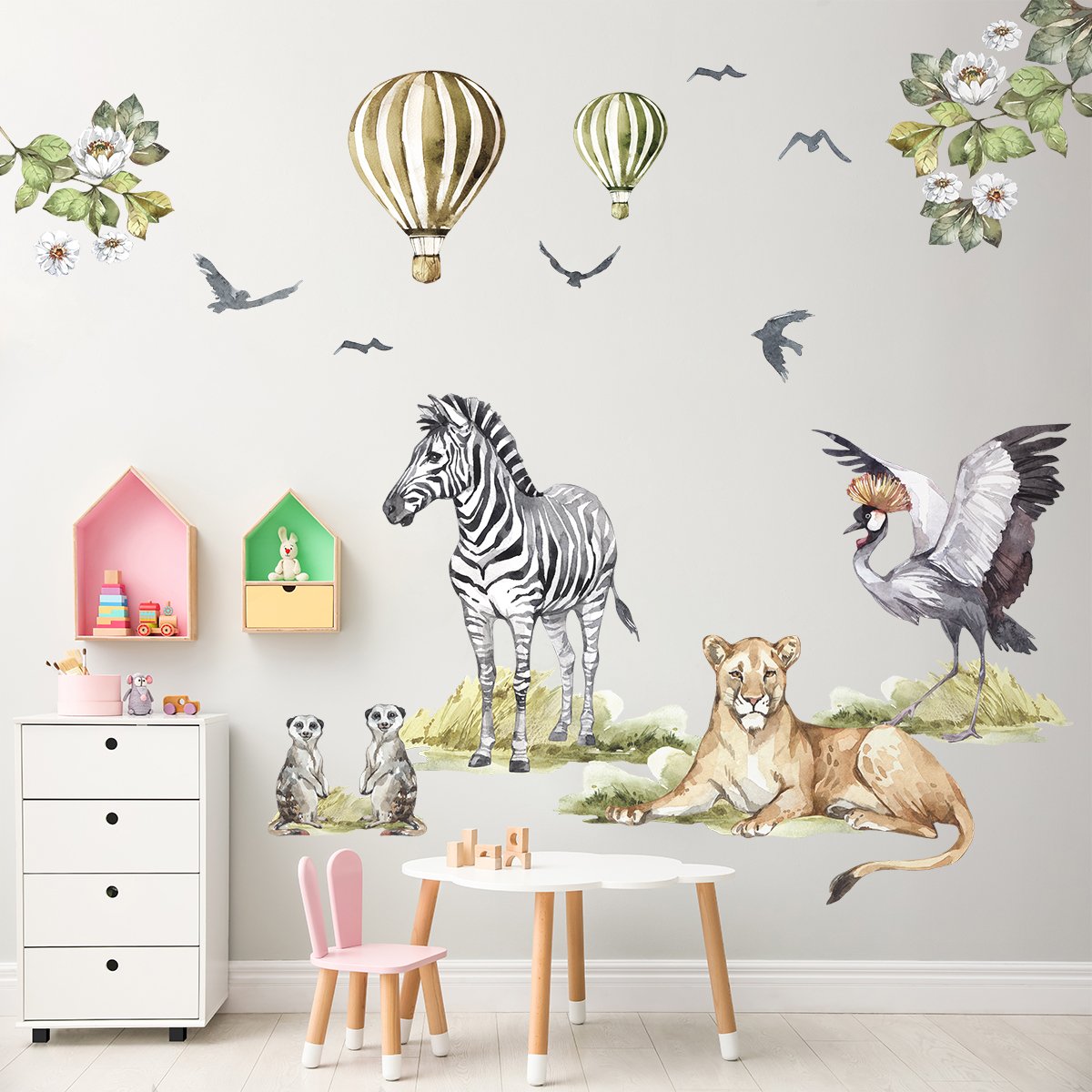 Naklejki dla dzieci sawanna i dzikie zwierzęta Afryki naklejone na ścianie w pokoju dziecięcym - pomysł na dekorację ścian pokoju dziewczynki