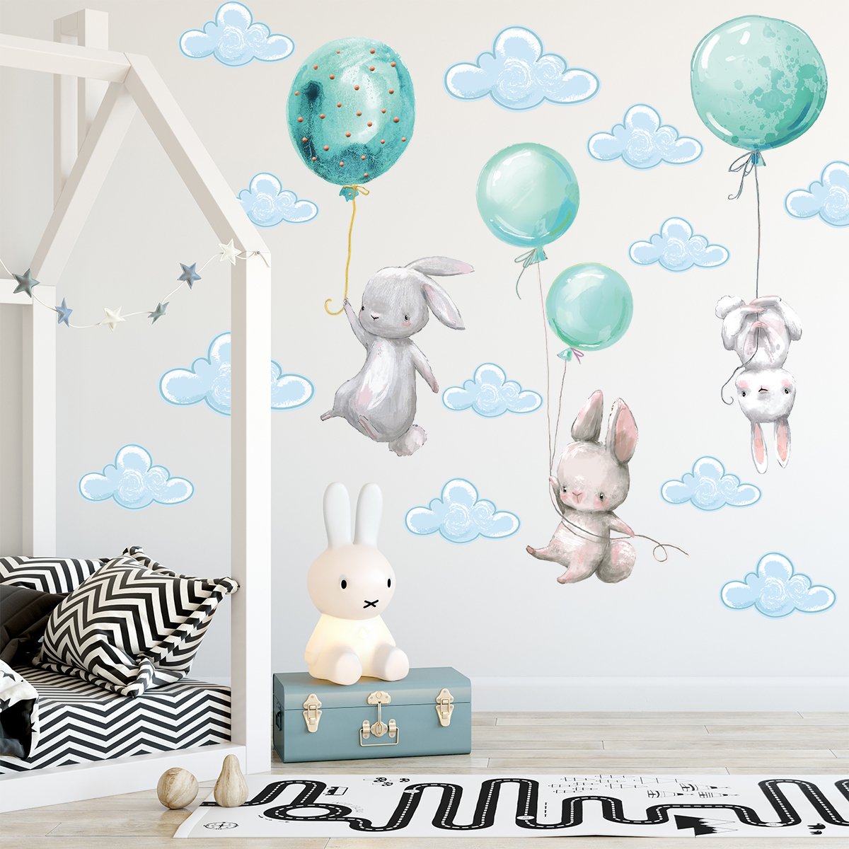 Naklejki na ścianę królik i latające miętowe baloniki#kolor_mietowy