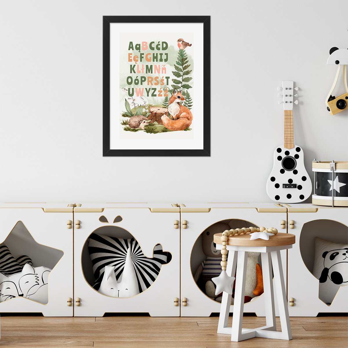 Plakat dla dziecka alfabet i zwierzęta leśne w czarnej ramie