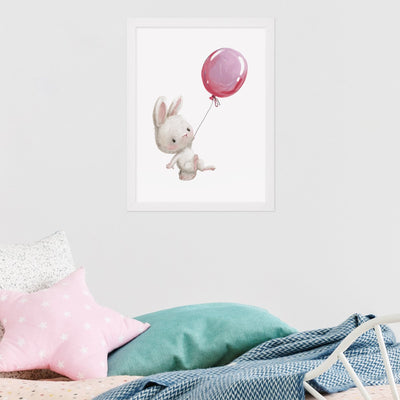 Plakat dla dzieci króliczek z różowym balonikiem w białej ramce