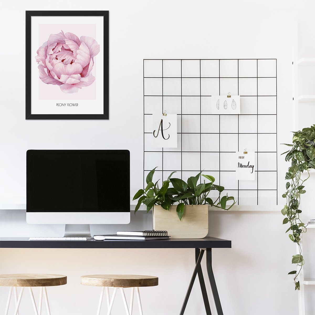 Plakat z kwiatami w czarnej ramce do biura#kolor_rozowy-mix