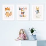 Plakaty dla dzieci lis, wiewiórka, jeż i napis w języku angielskim - born to be wild