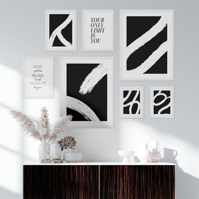 Galeria ścienna do przedpokoju - plakaty czarno białe abstrakcje z białymi ramami#ramka_biala