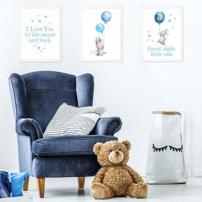 Plakaty do pokoju dziecięcego latające króliki i niebieskie baloniki w białych ramkach#kolor_niebieski
