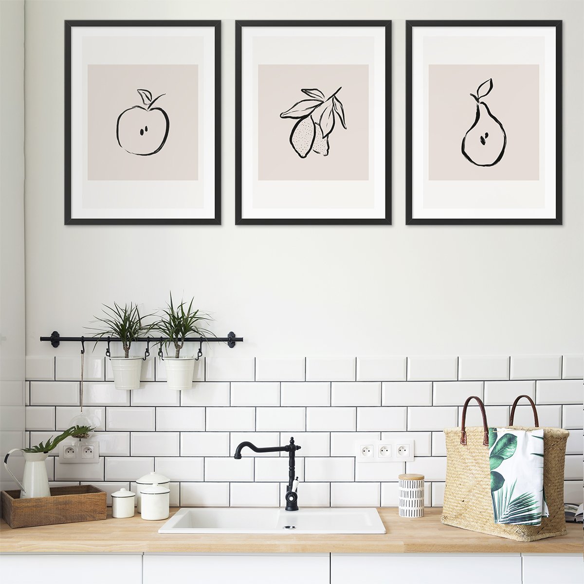 Plakaty do kuchni z czarnymi ramami minimalizm